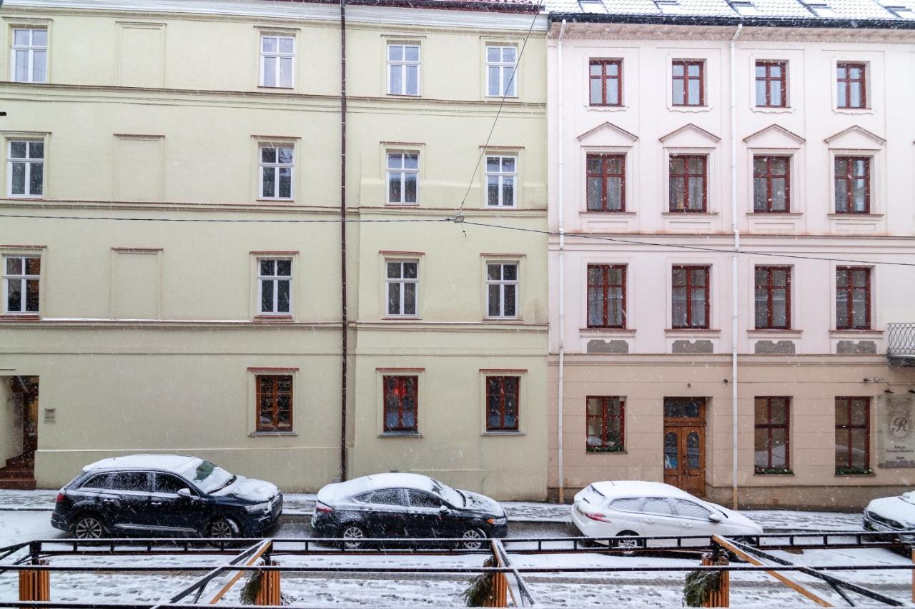 Romari Площа Міцкевича リヴィウ エクステリア 写真